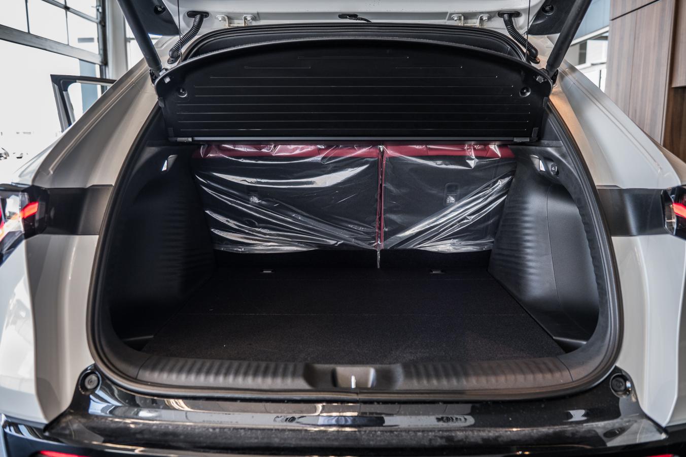 2025 Acura ADX - Image 10