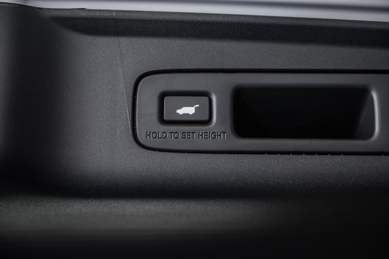 2025 Acura ADX - Image 11