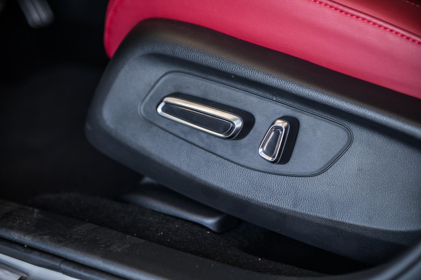 2025 Acura ADX - Image 14