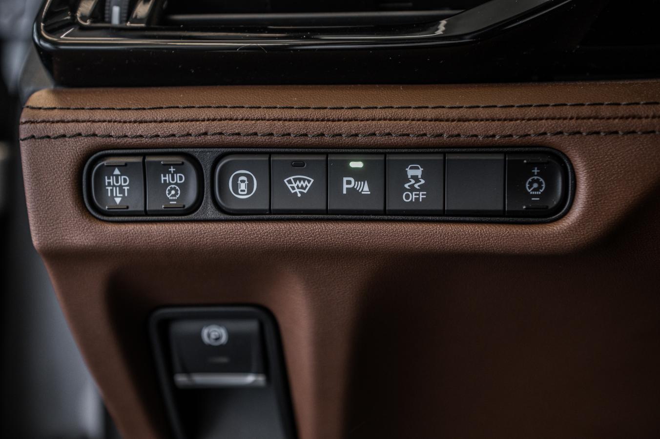 2023 Acura MDX - Image 17