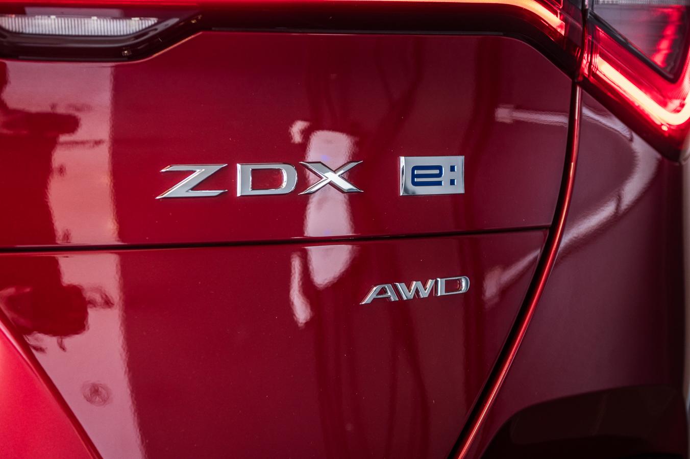 2024 Acura ZDX - Image 9