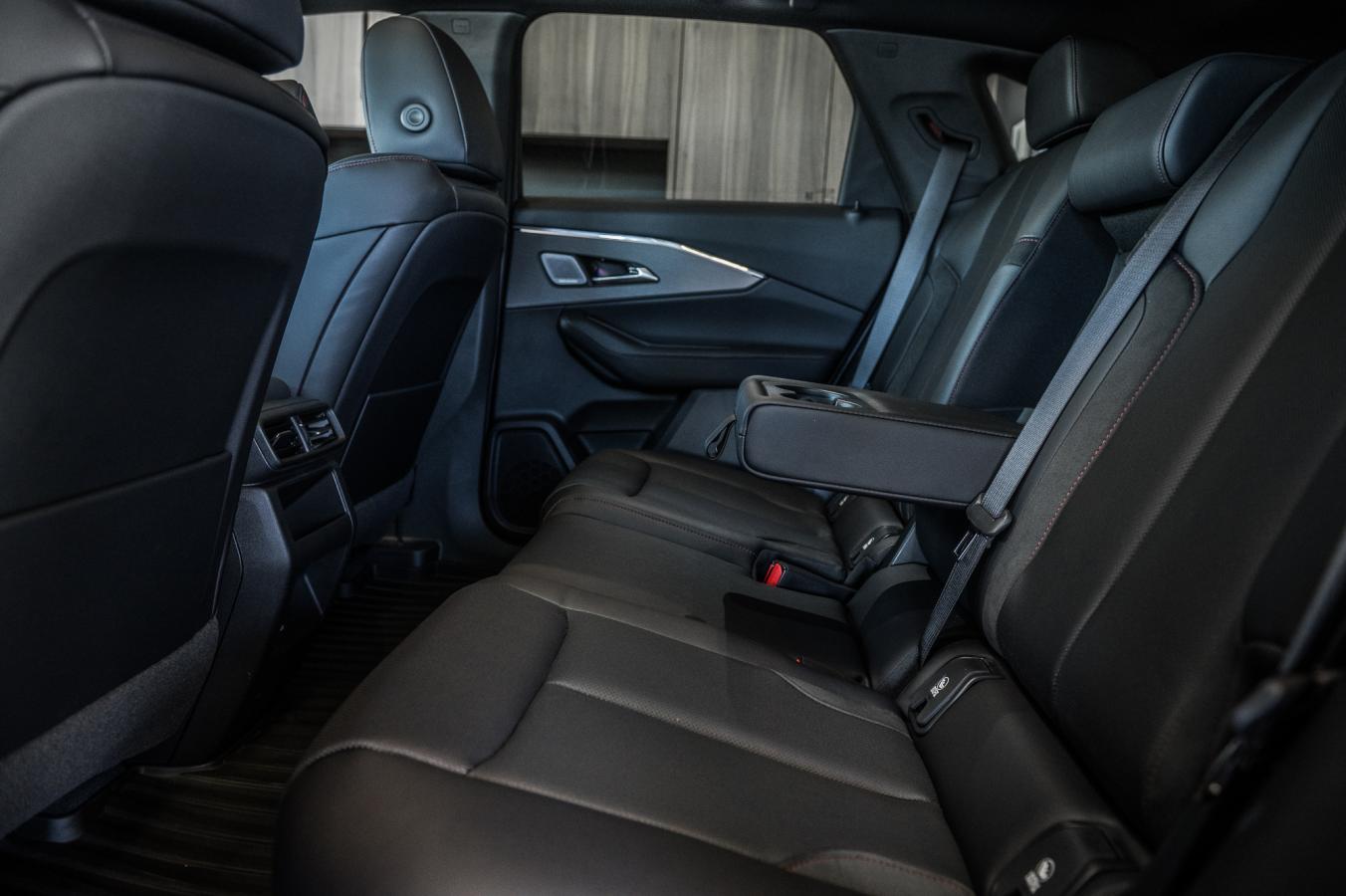 2024 Acura ZDX - Image 27