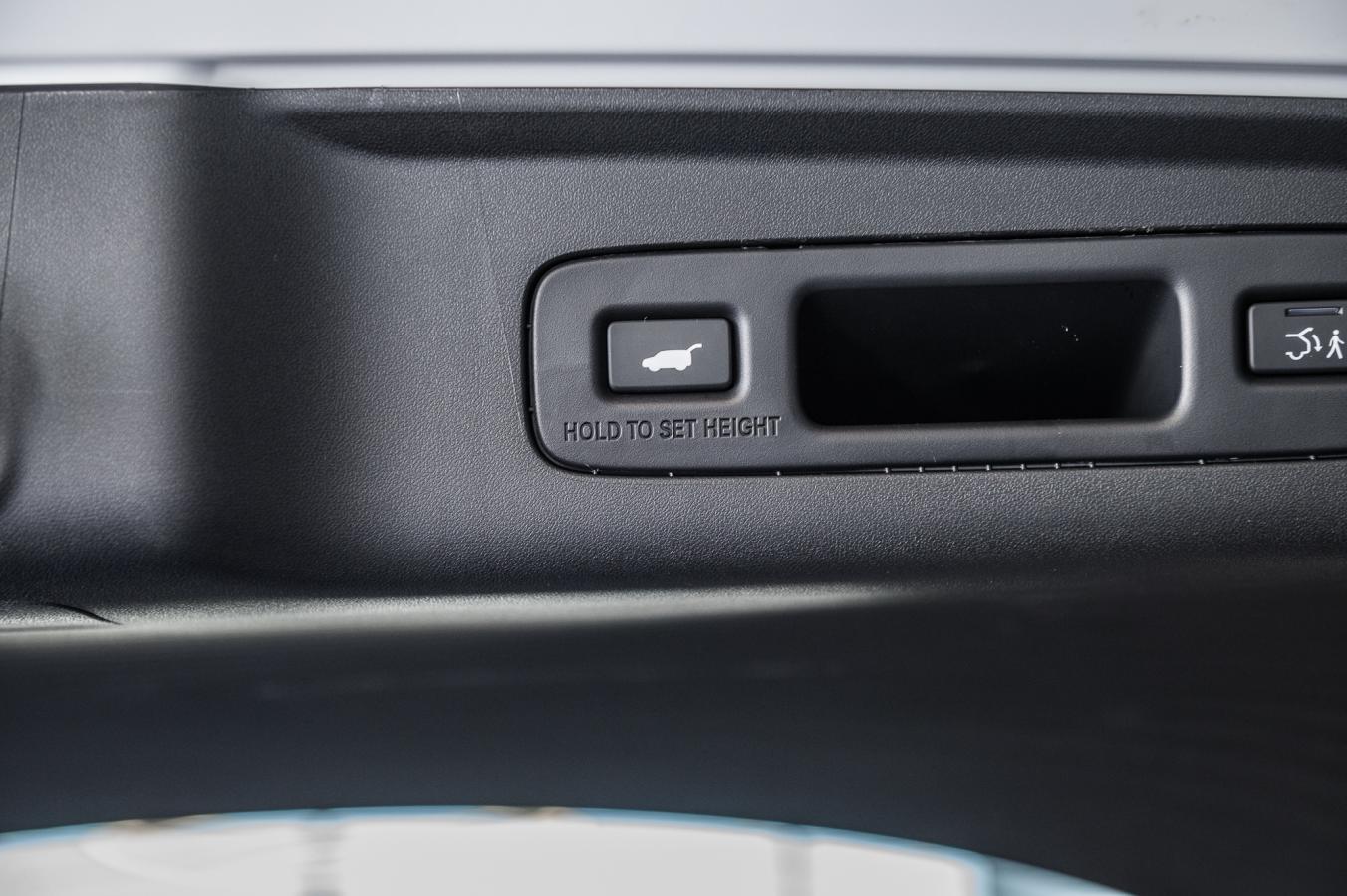 2025 Acura ADX - Image 11