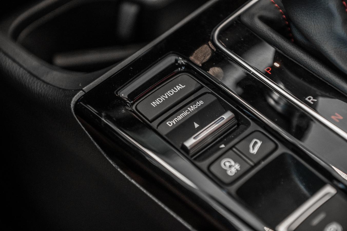 2025 Acura ADX - Image 32