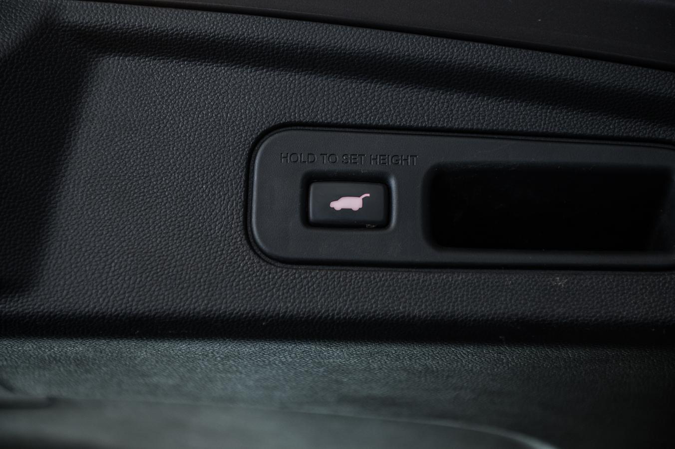 2023 Acura MDX - Image 11