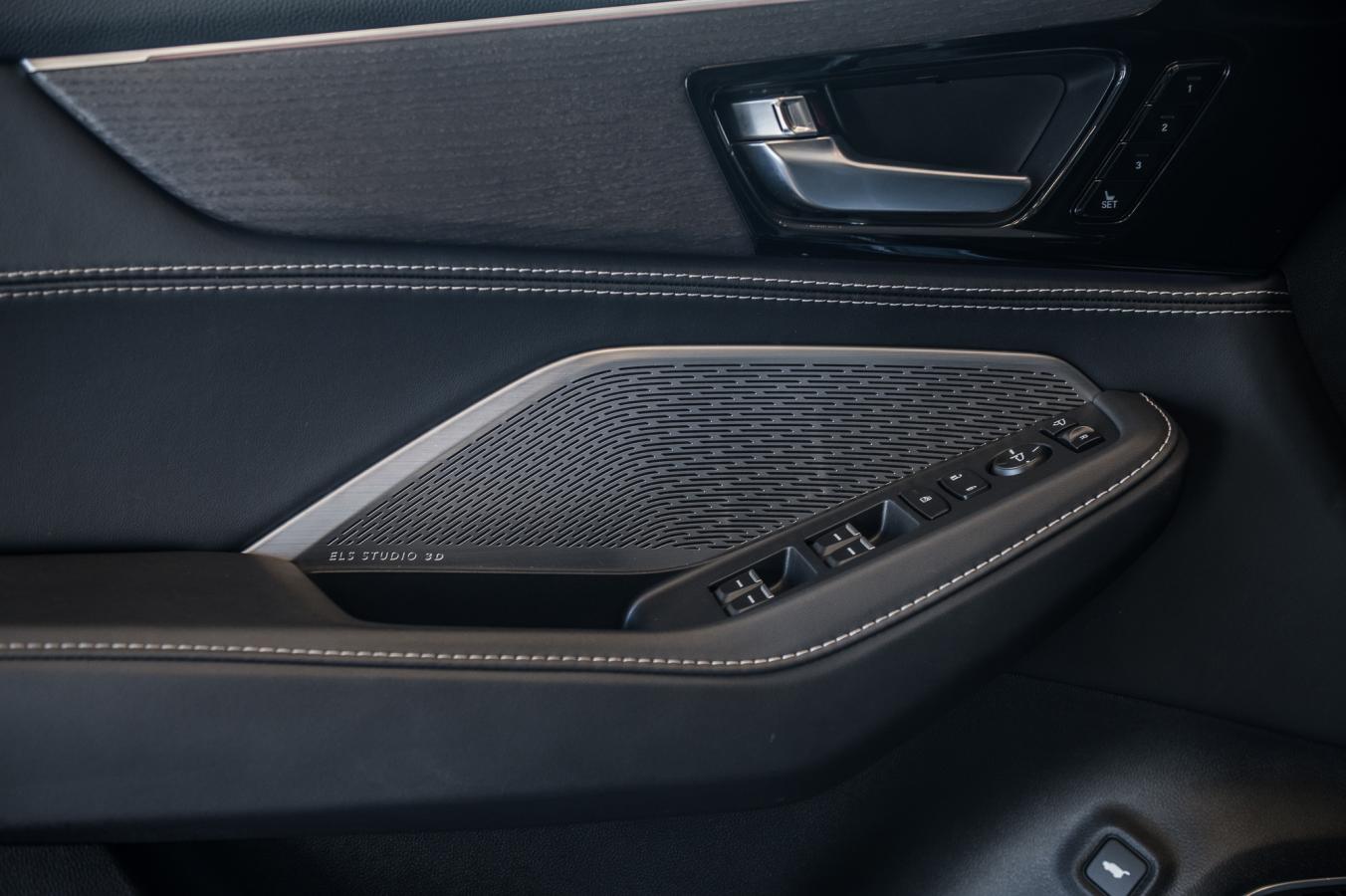 2023 Acura MDX - Image 12