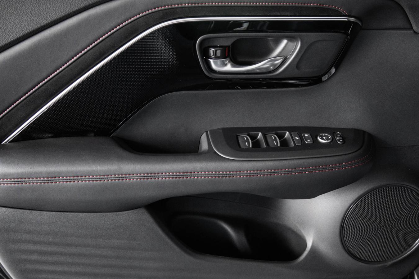 2025 Acura ADX - Image 16