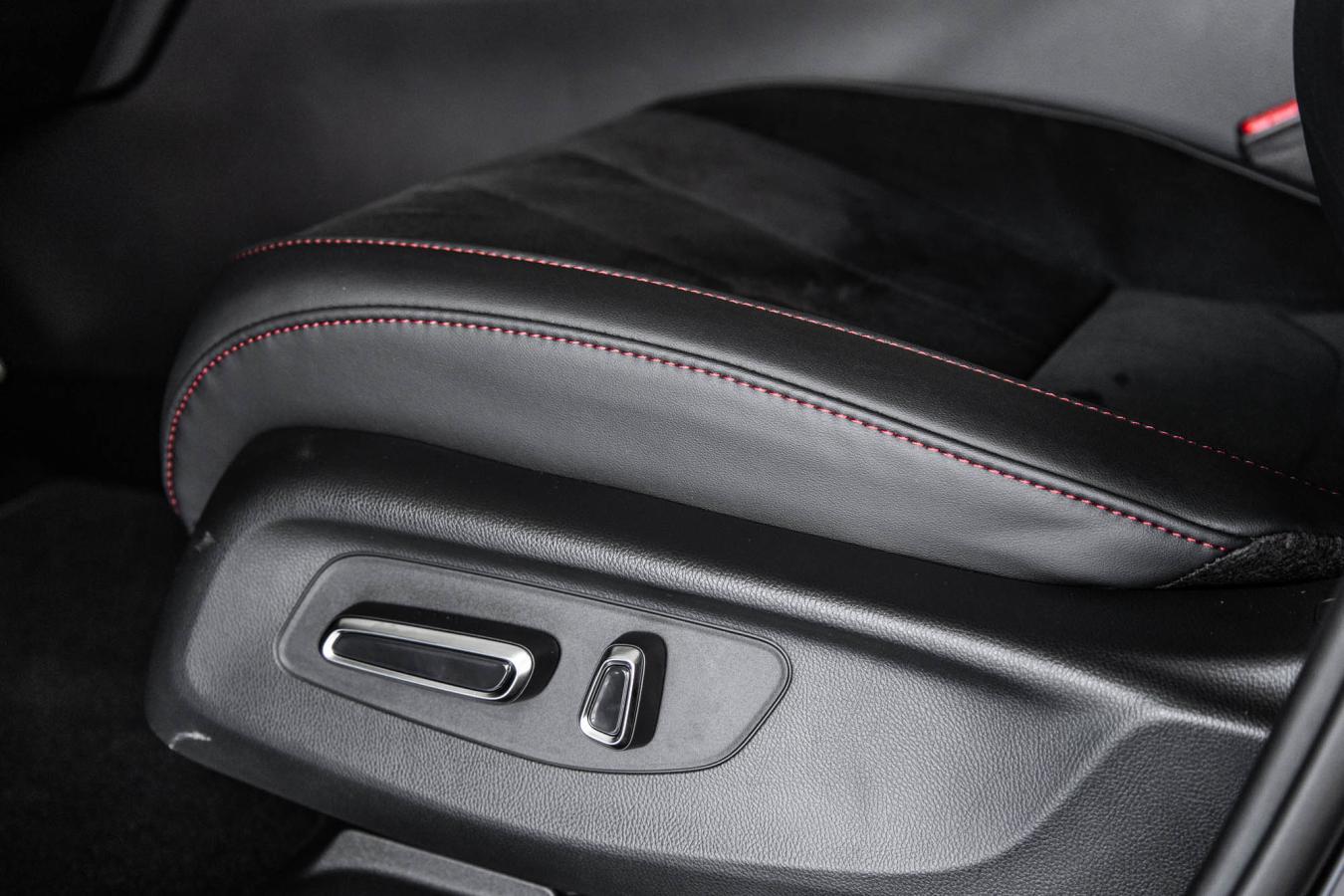 2025 Acura ADX - Image 17