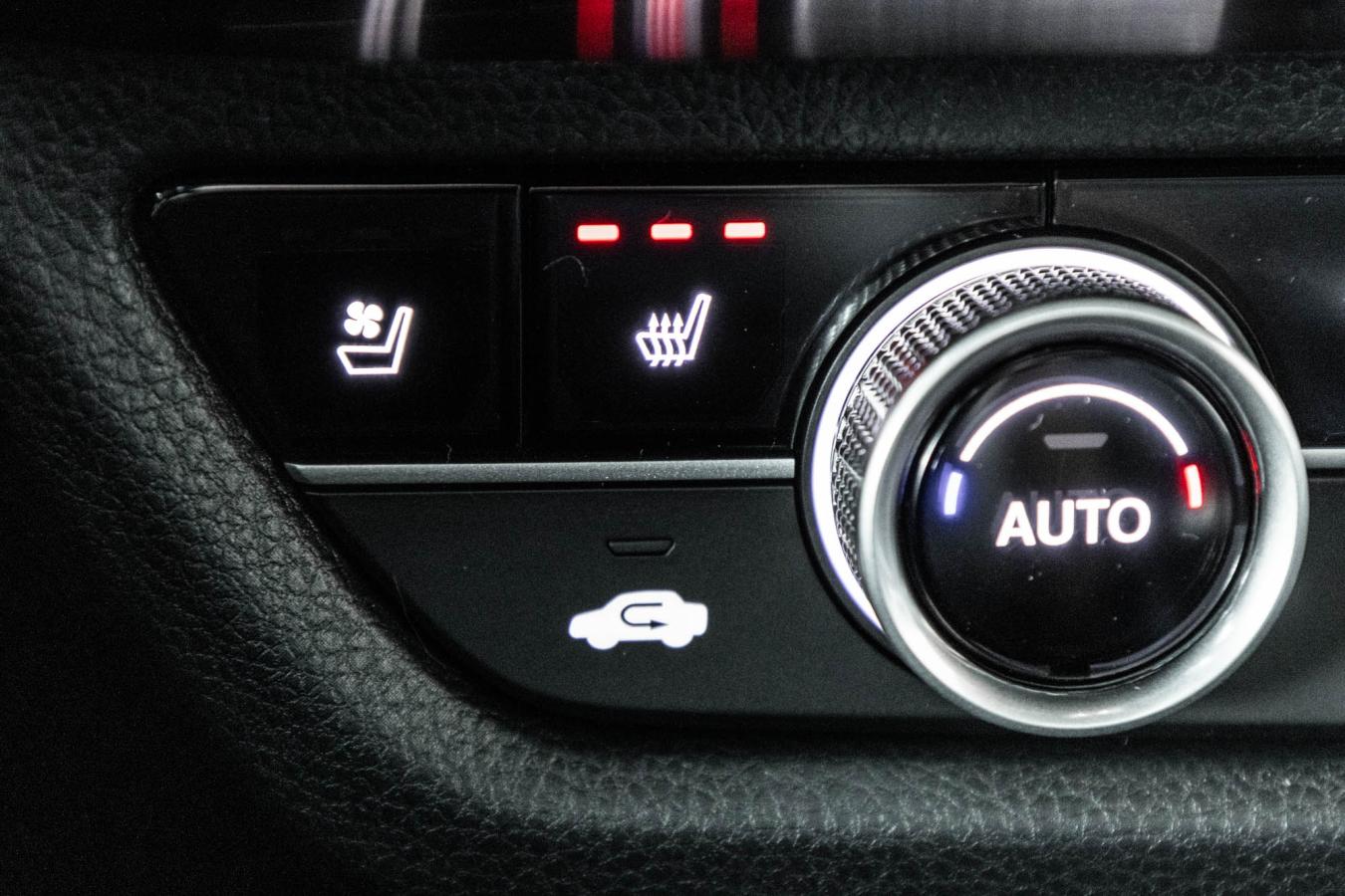 2025 Acura ADX - Image 29