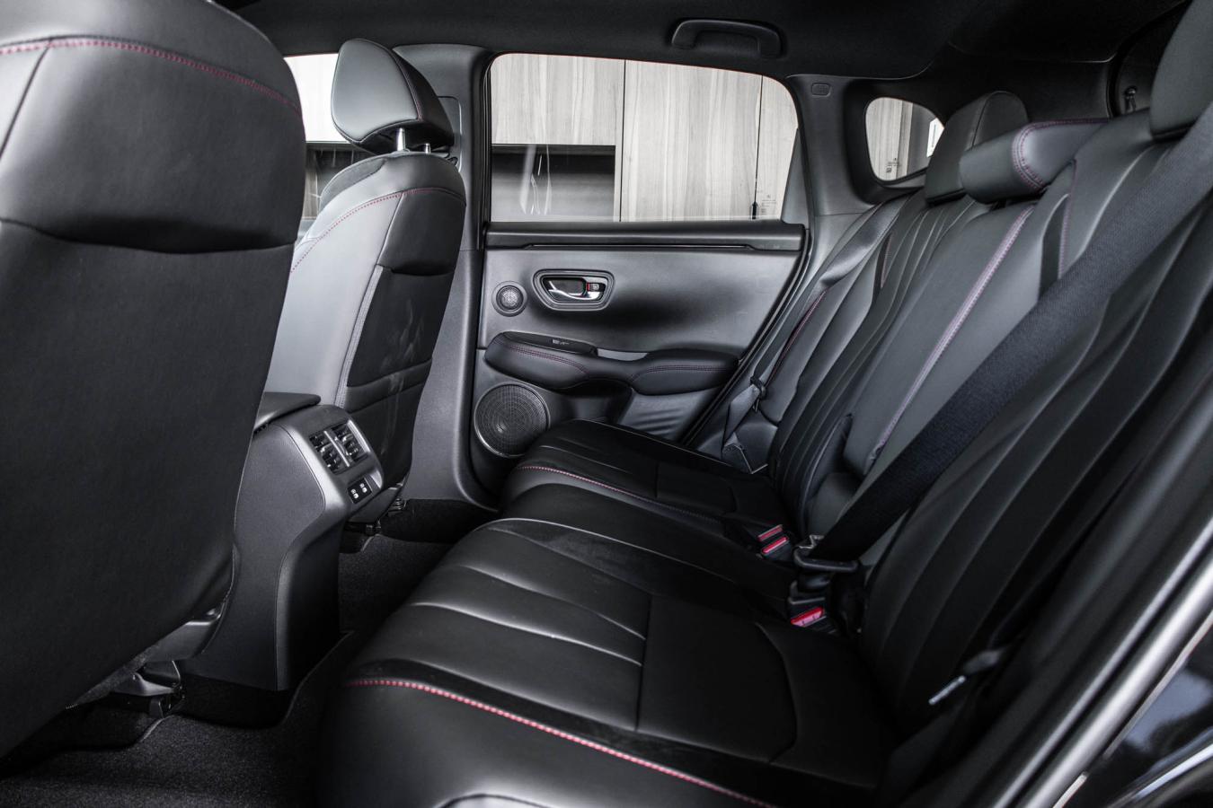 2025 Acura ADX - Image 35