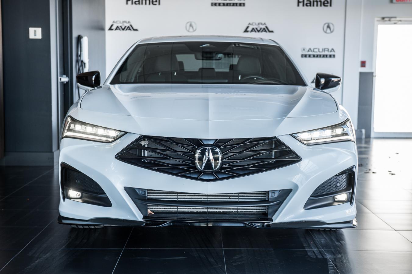 2024 Acura TLX - Image 2