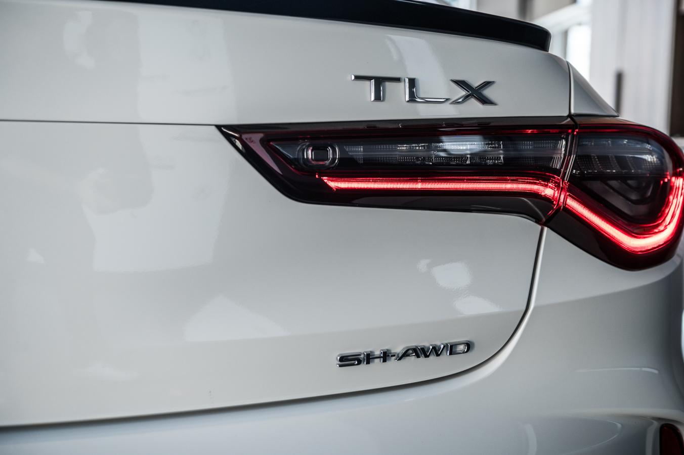 2024 Acura TLX - Image 9