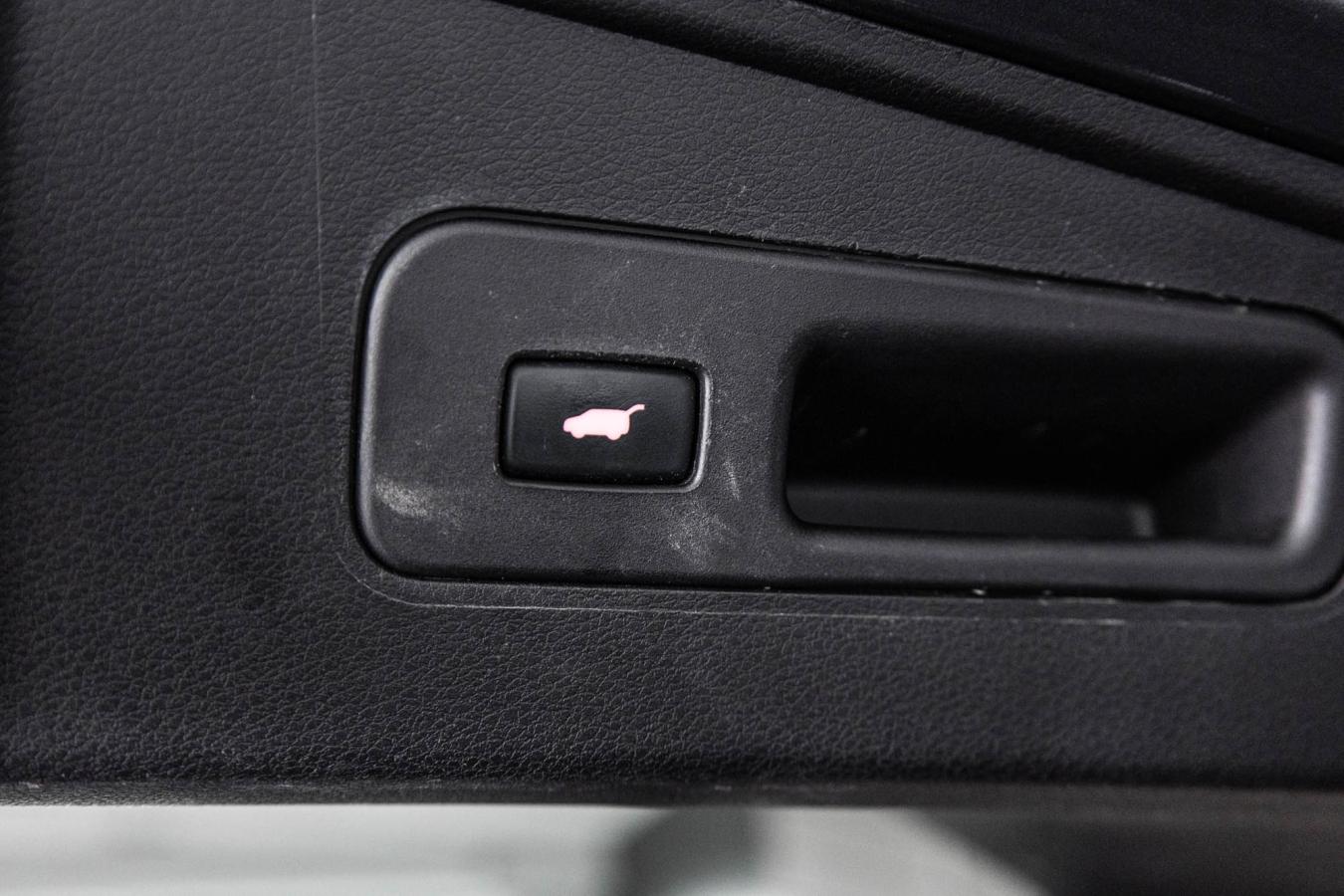 2020 Acura MDX - Image 12