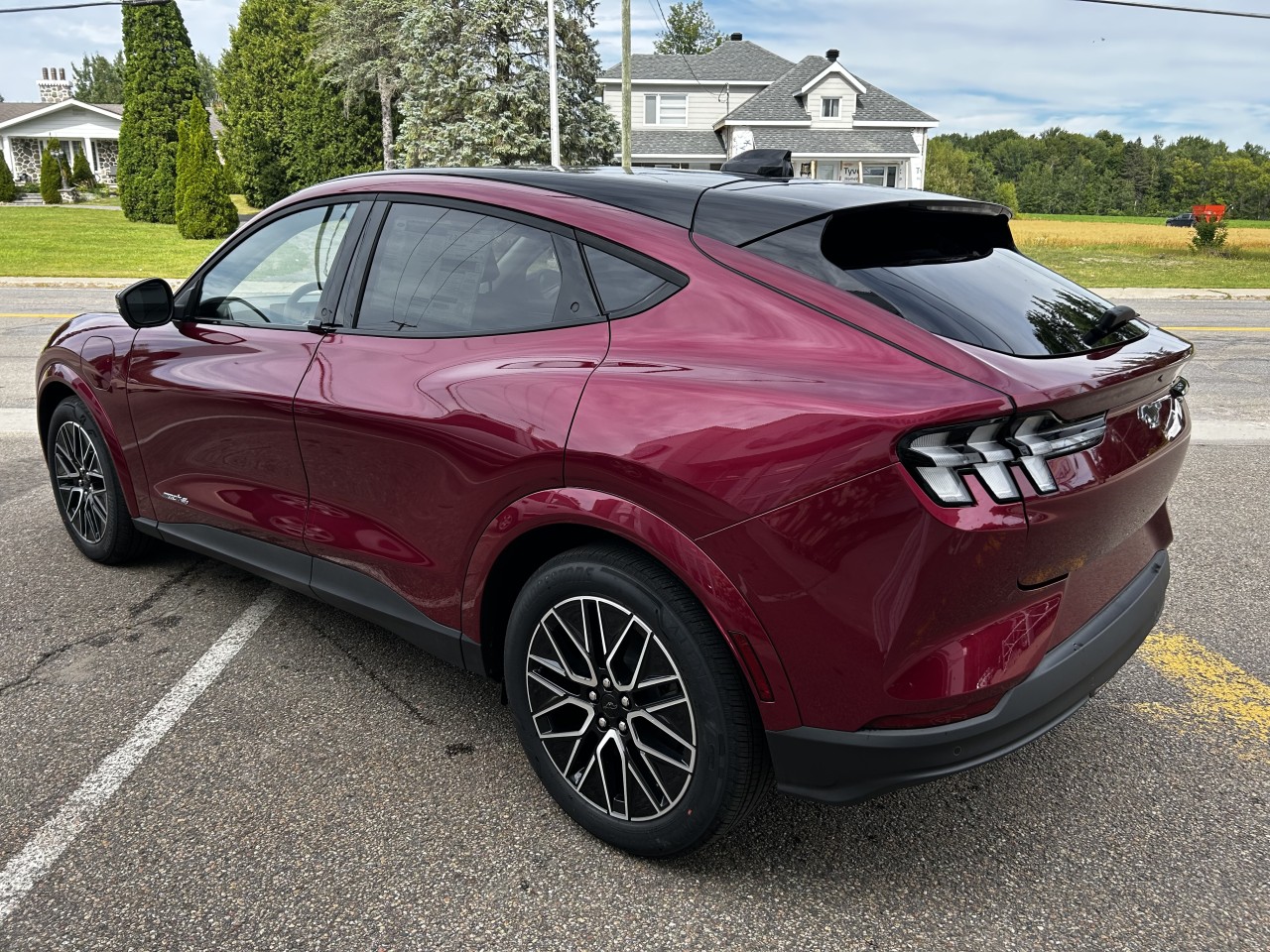 2025 Ford Mustang Mach-E - Image 4