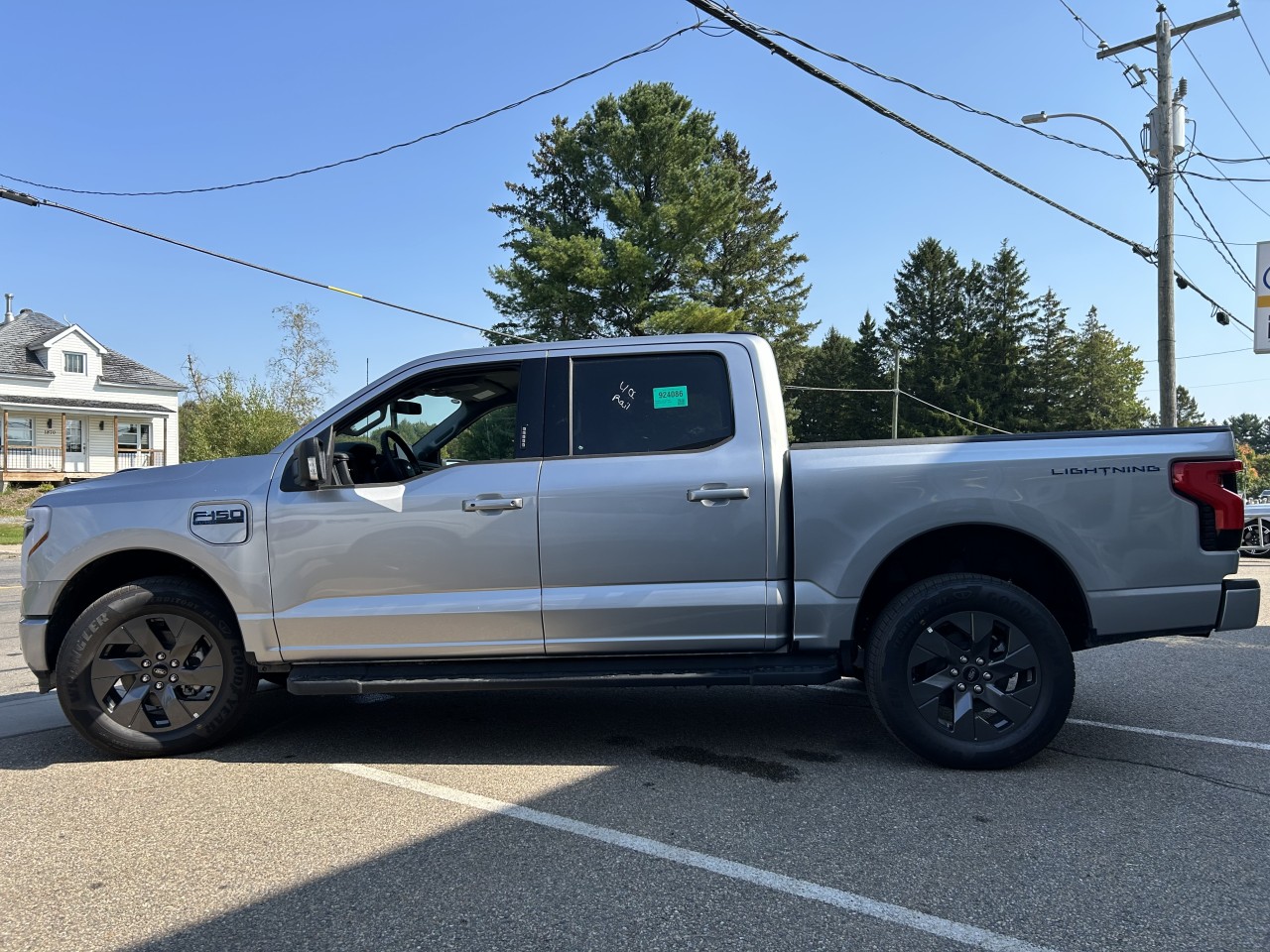 2024 Ford F-150 Lightning - Image 12