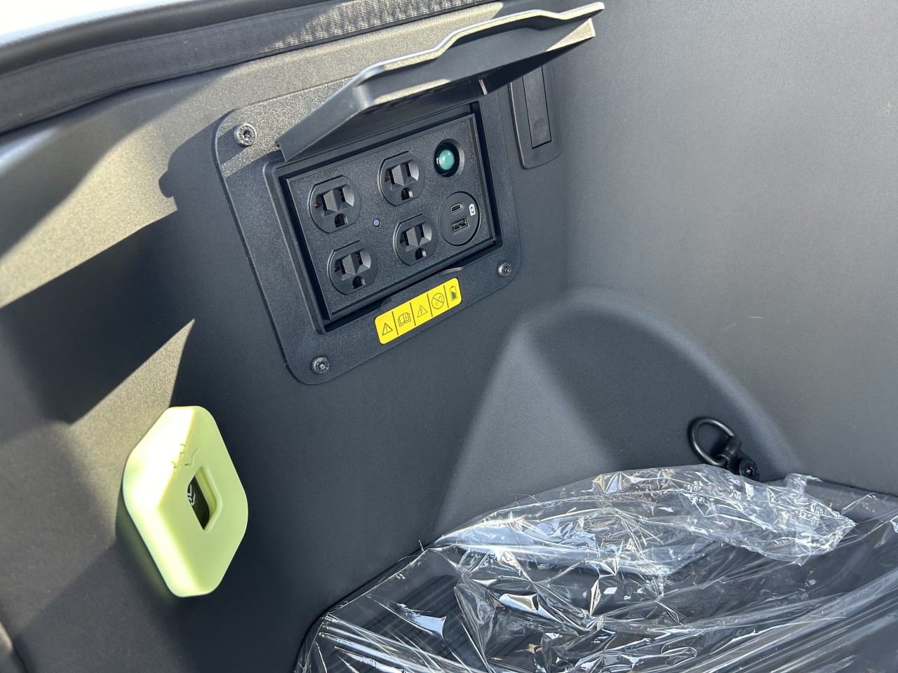 2024 Ford F-150 Lightning - Image 17