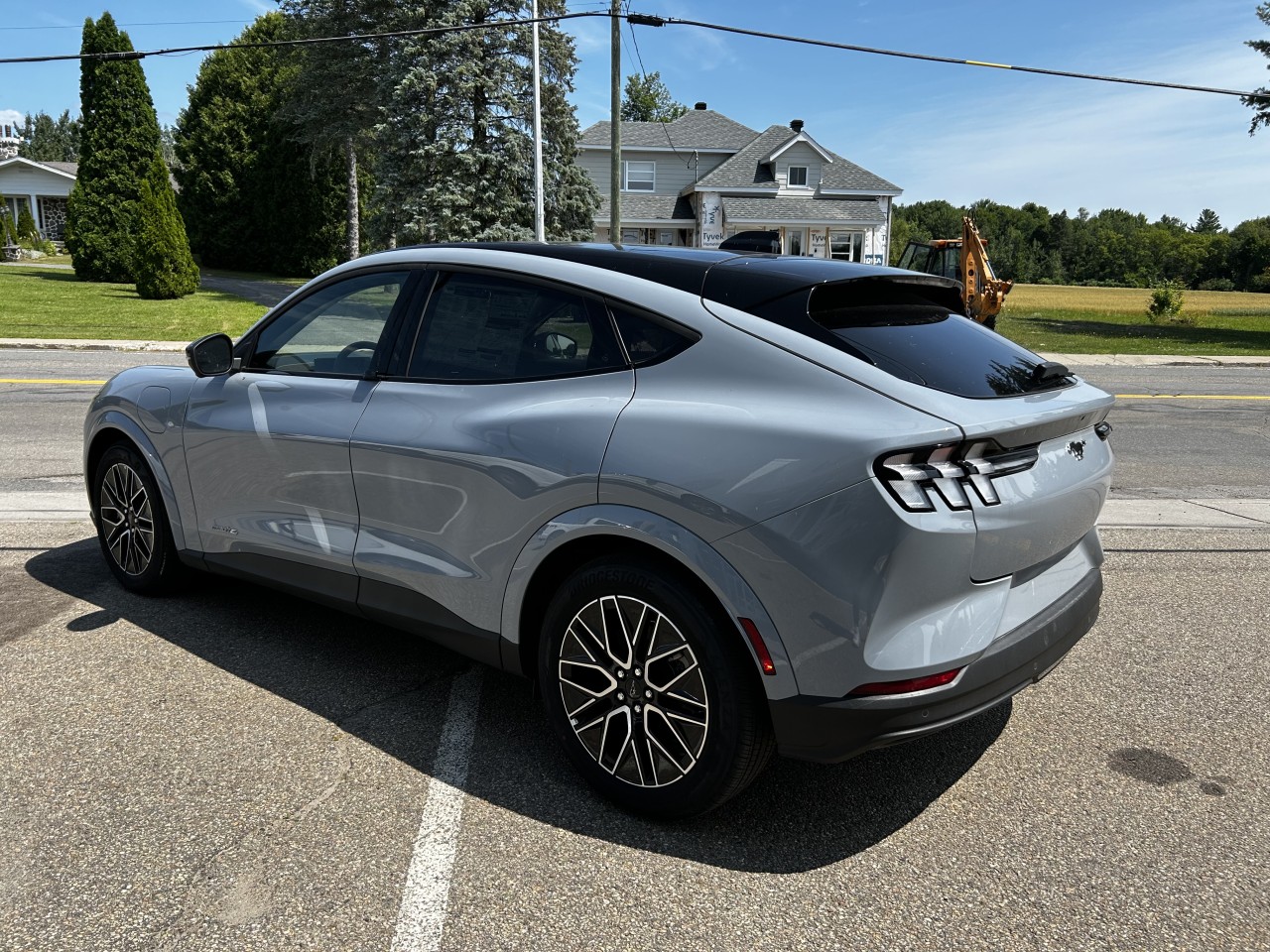 2025 Ford Mustang Mach-E - Image 4