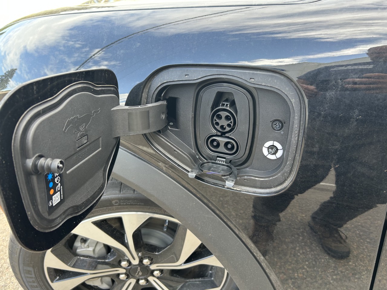 2025 Ford Mustang Mach-E - Image 9