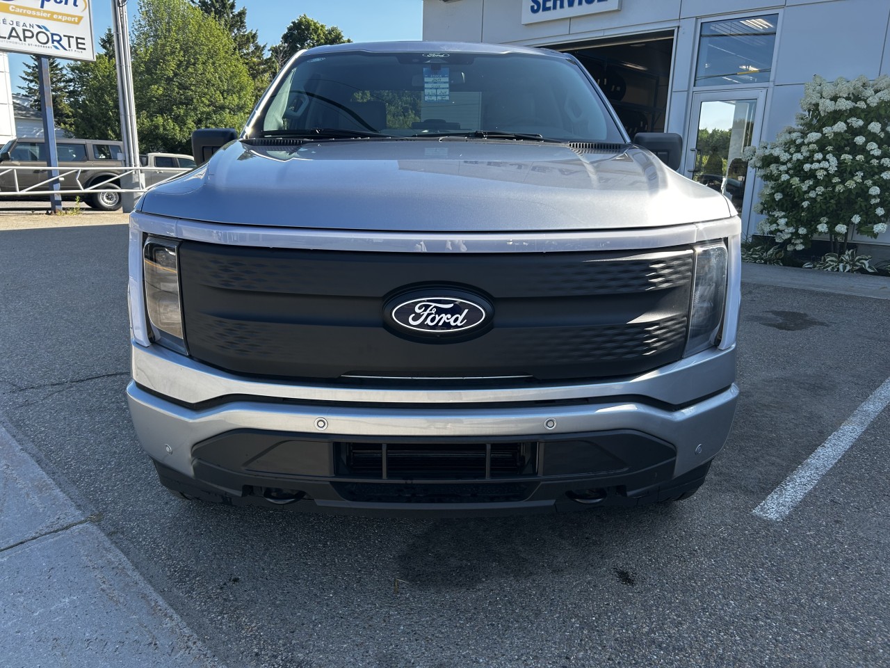 2025 Ford F-150 Lightning - Image 2