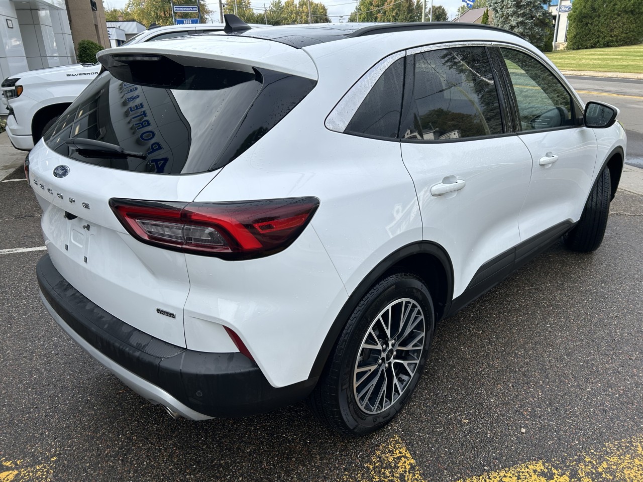 2023 Ford Escape - Image 5