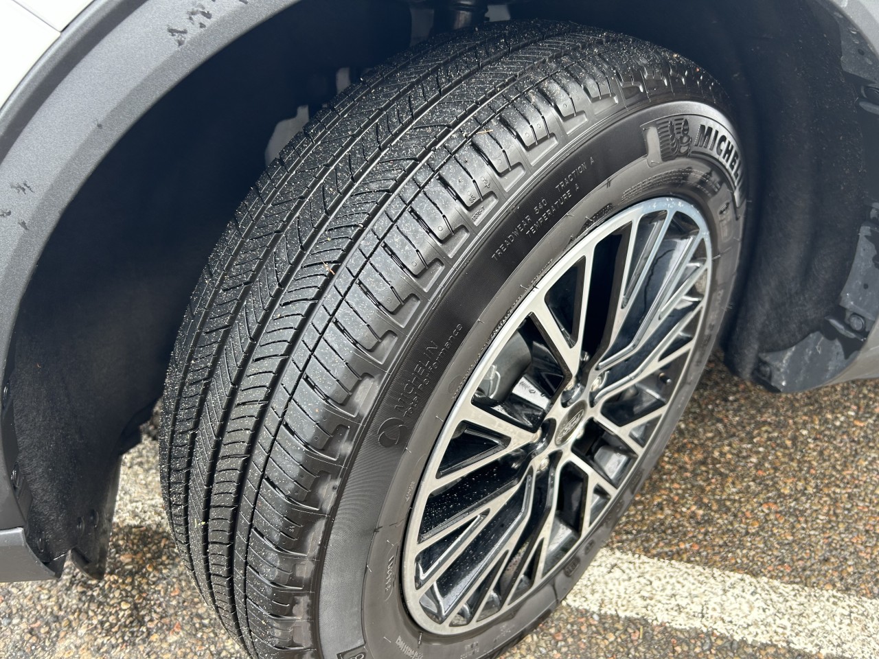 2023 Ford Escape - Image 11