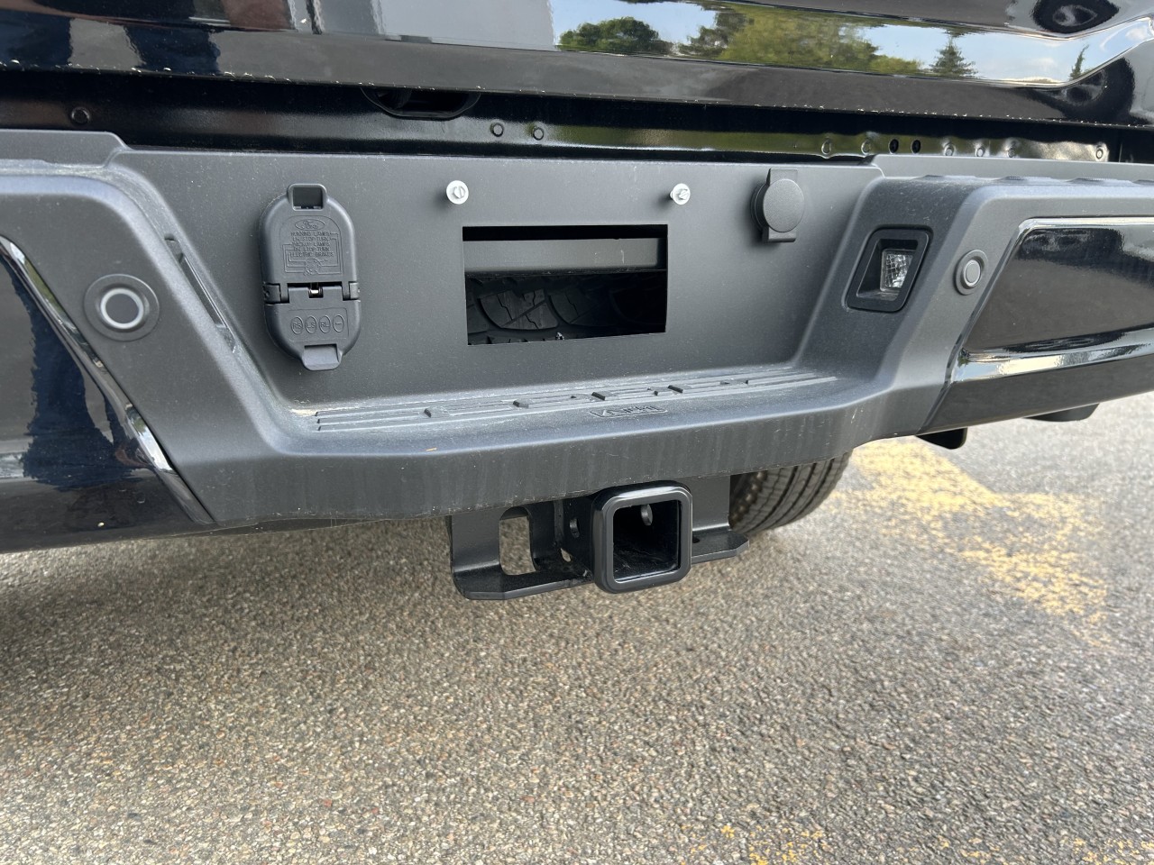 2025 Ford F-150 Lightning - Image 5