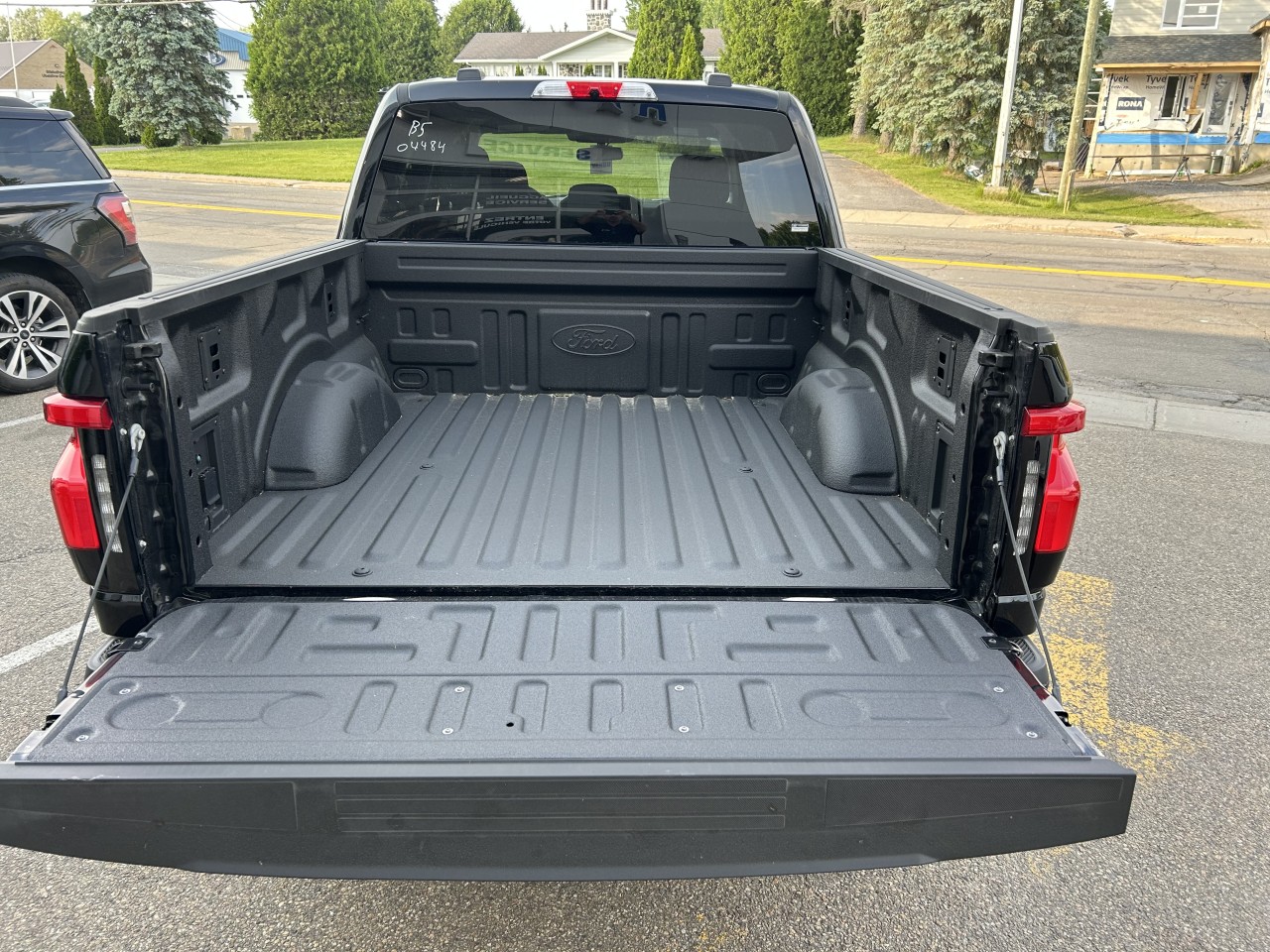 2025 Ford F-150 Lightning - Image 6