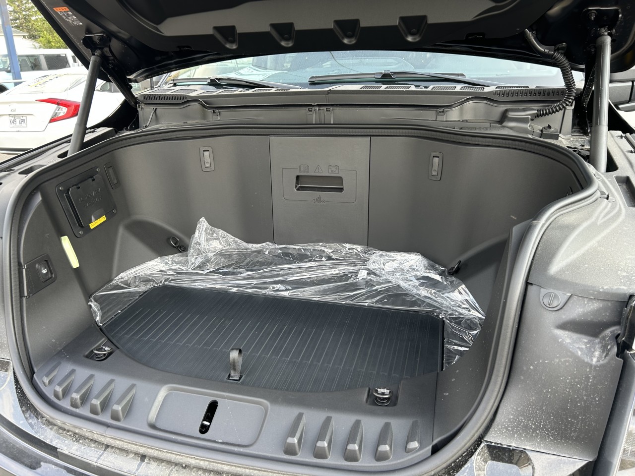 2025 Ford F-150 Lightning - Image 11