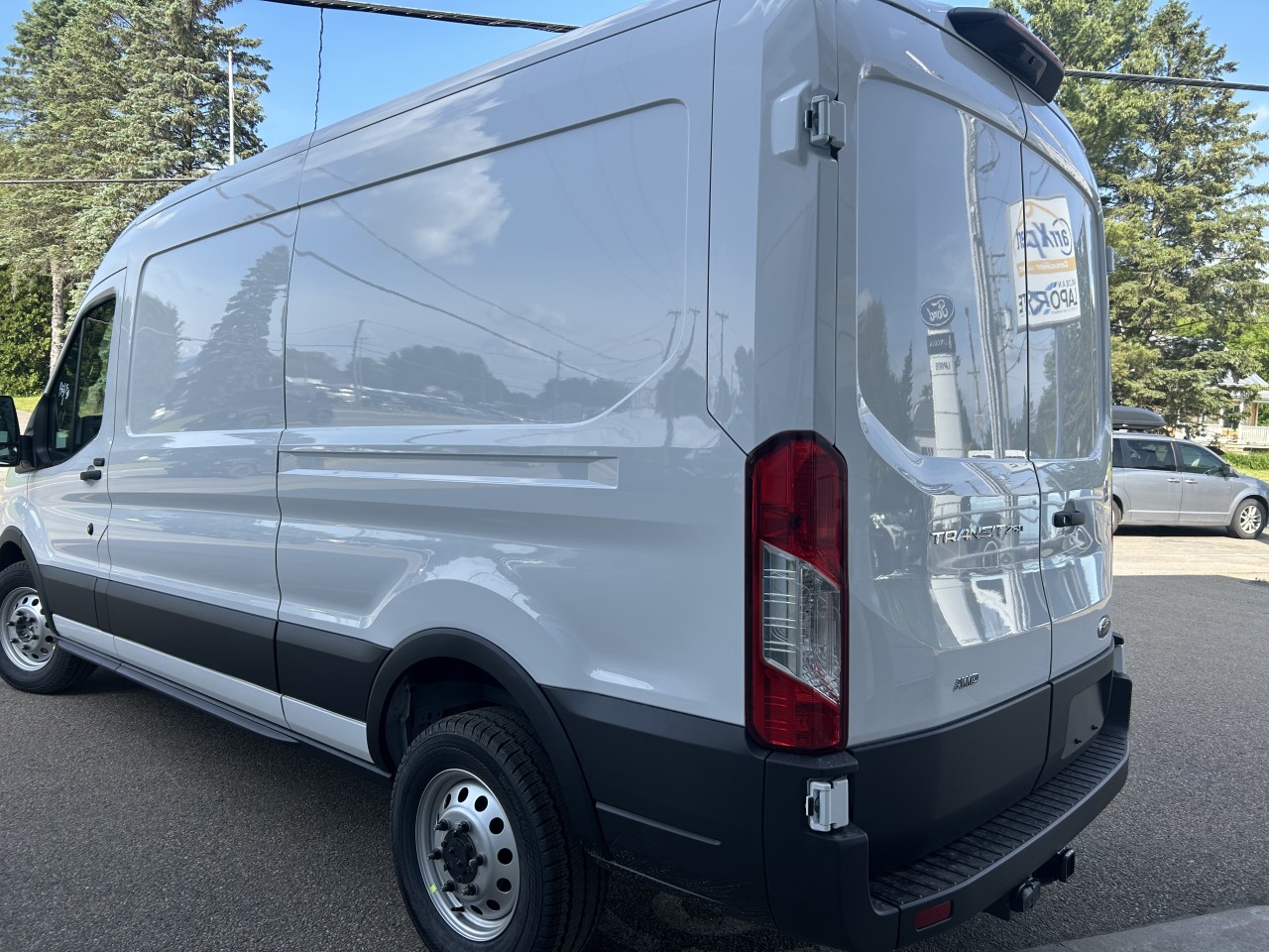 2025 Ford Transit fourgon utilitaire - Image 9