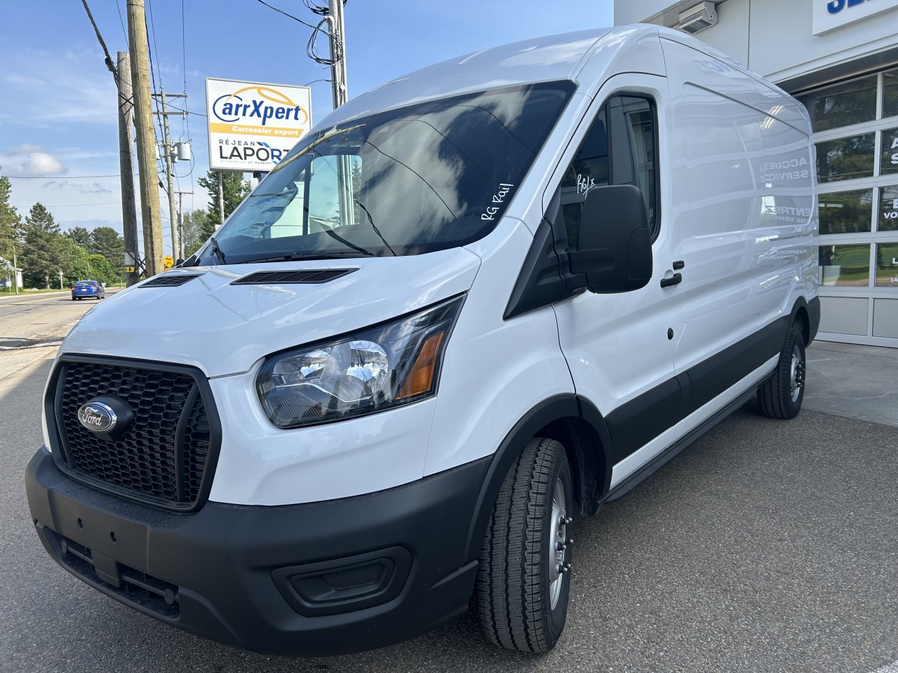 2025 Ford Transit fourgon utilitaire - Image 11