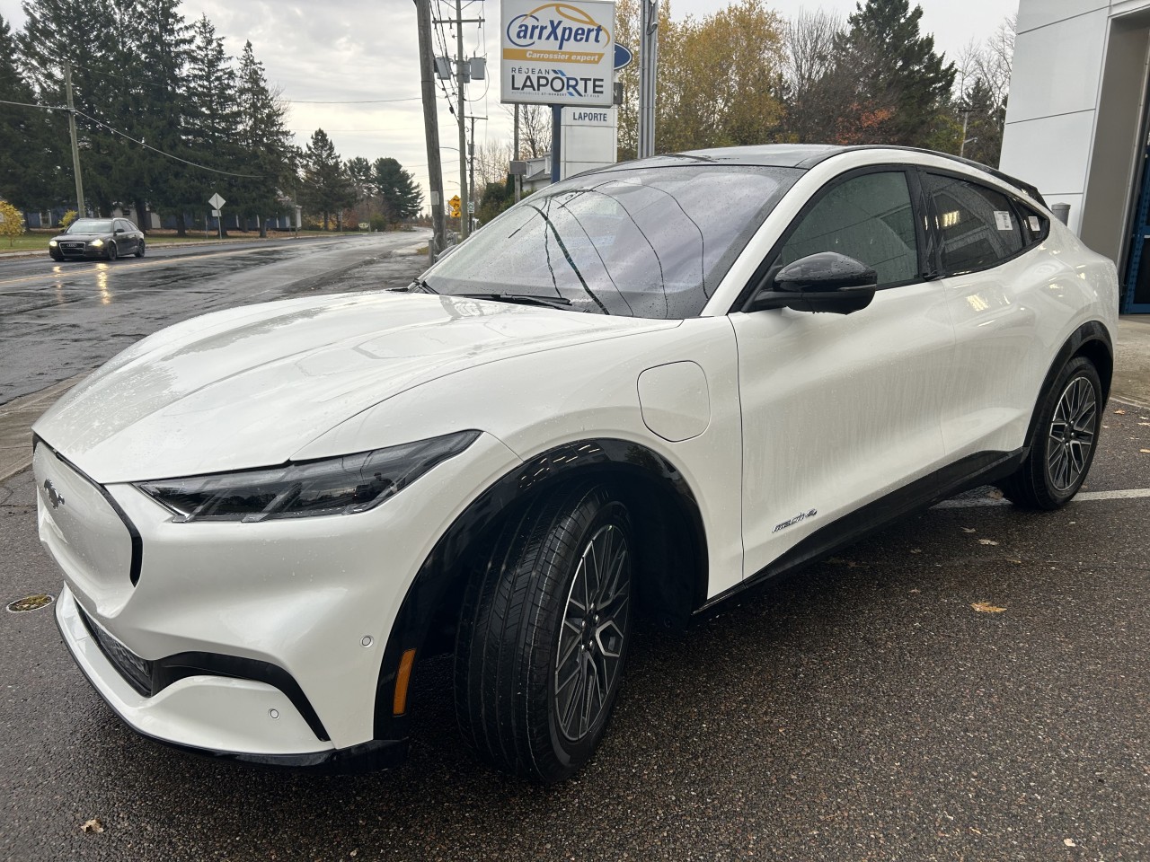 2024 Ford Mustang Mach-E - Image 8