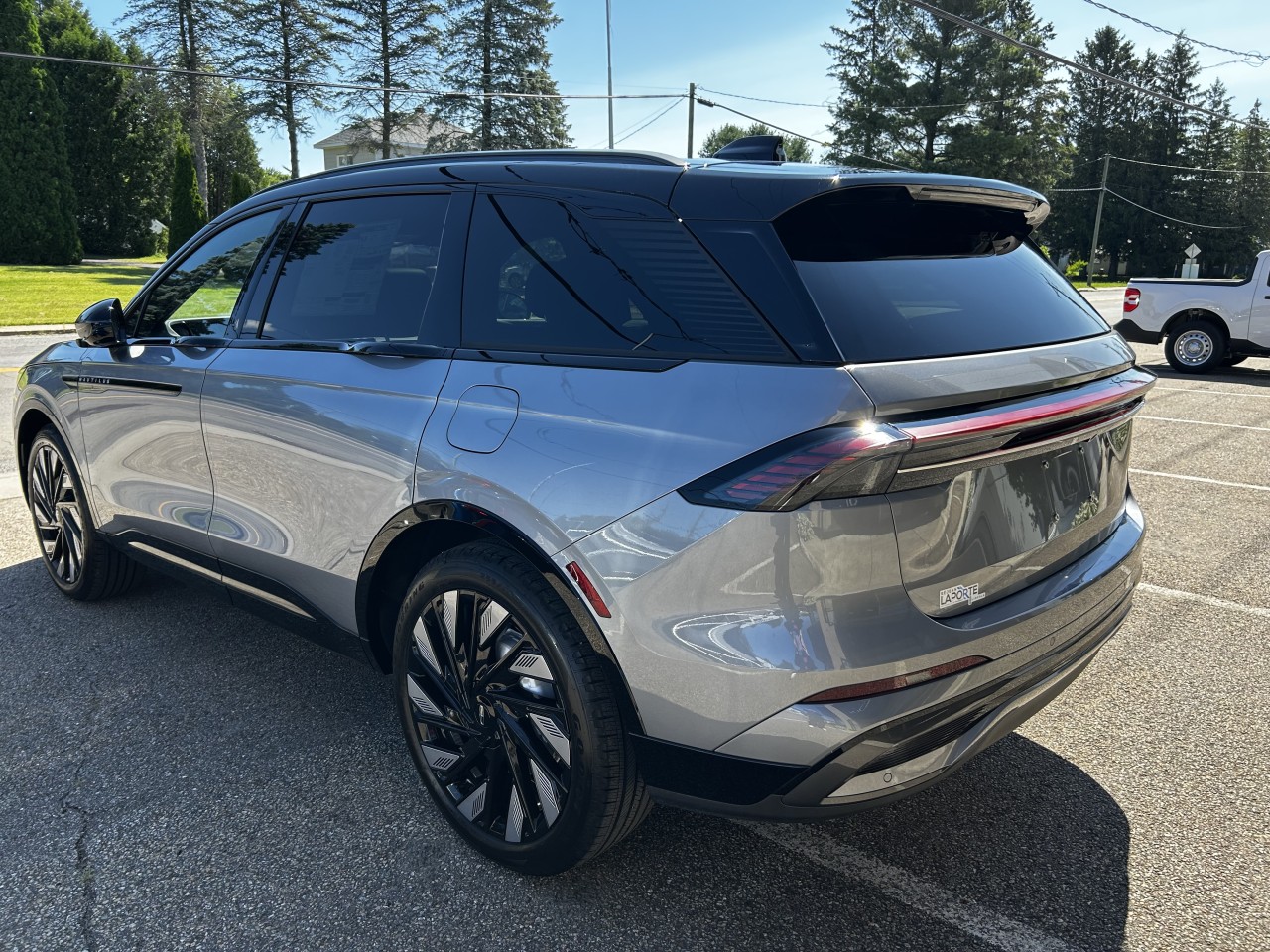 2025 Lincoln Nautilus - Image 3