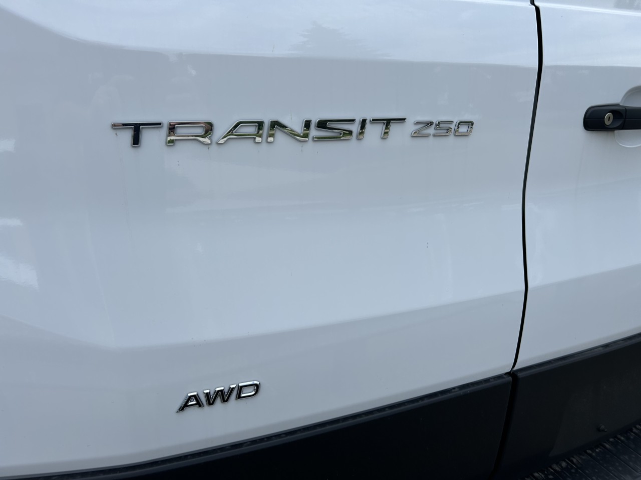 2025 Ford Transit fourgon utilitaire - Image 4