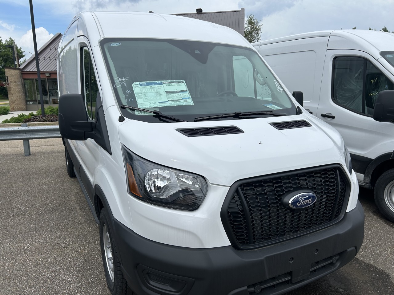 2025 Ford Transit fourgon utilitaire - Image 8
