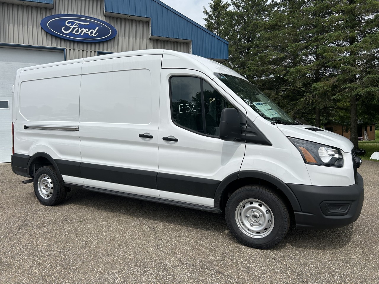 2025 Ford Transit fourgon utilitaire - Image 2