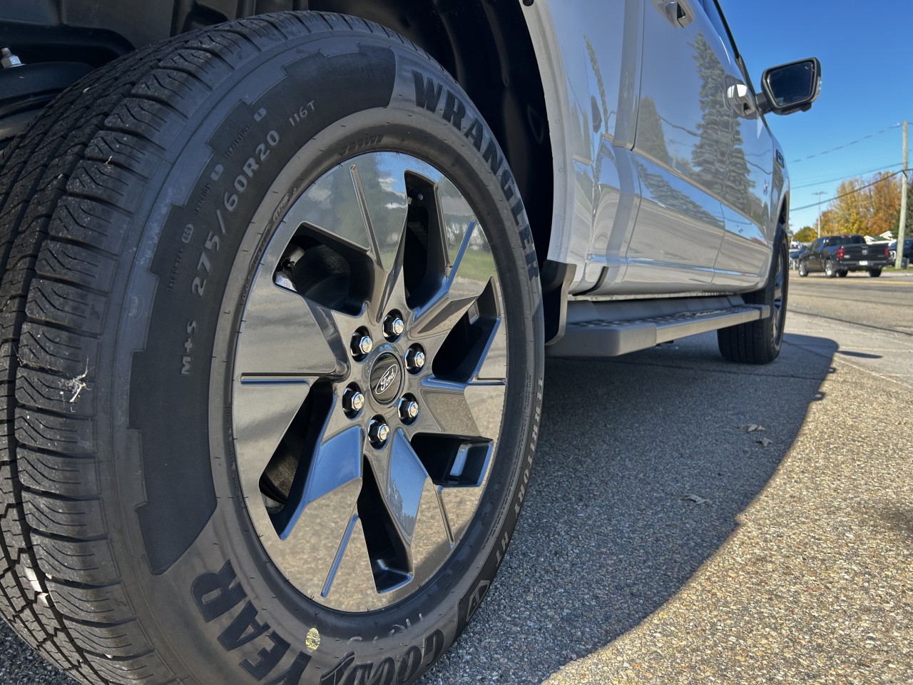 2025 Ford F-150 Lightning - Image 10