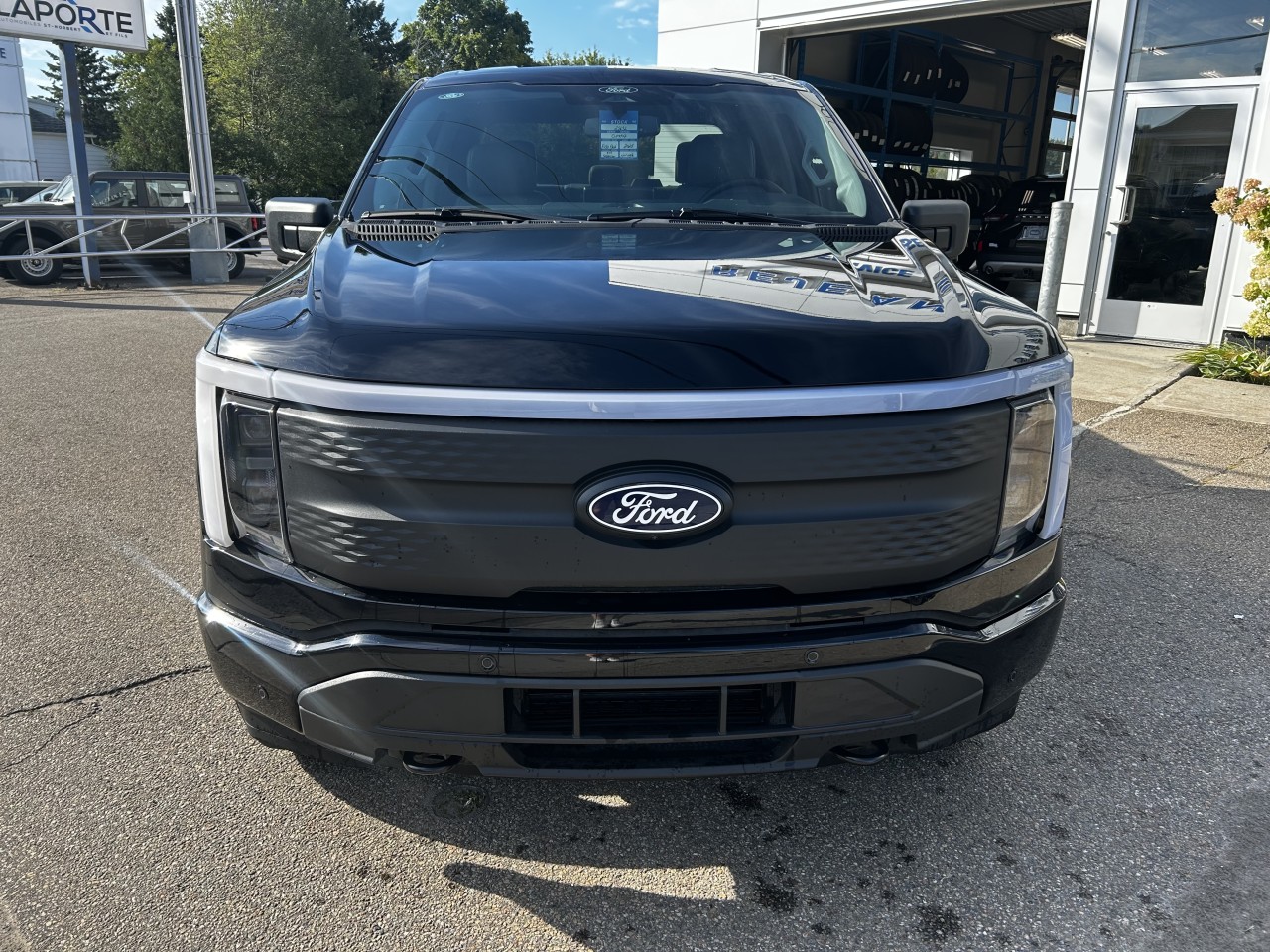 2025 Ford F-150 Lightning - Image 2