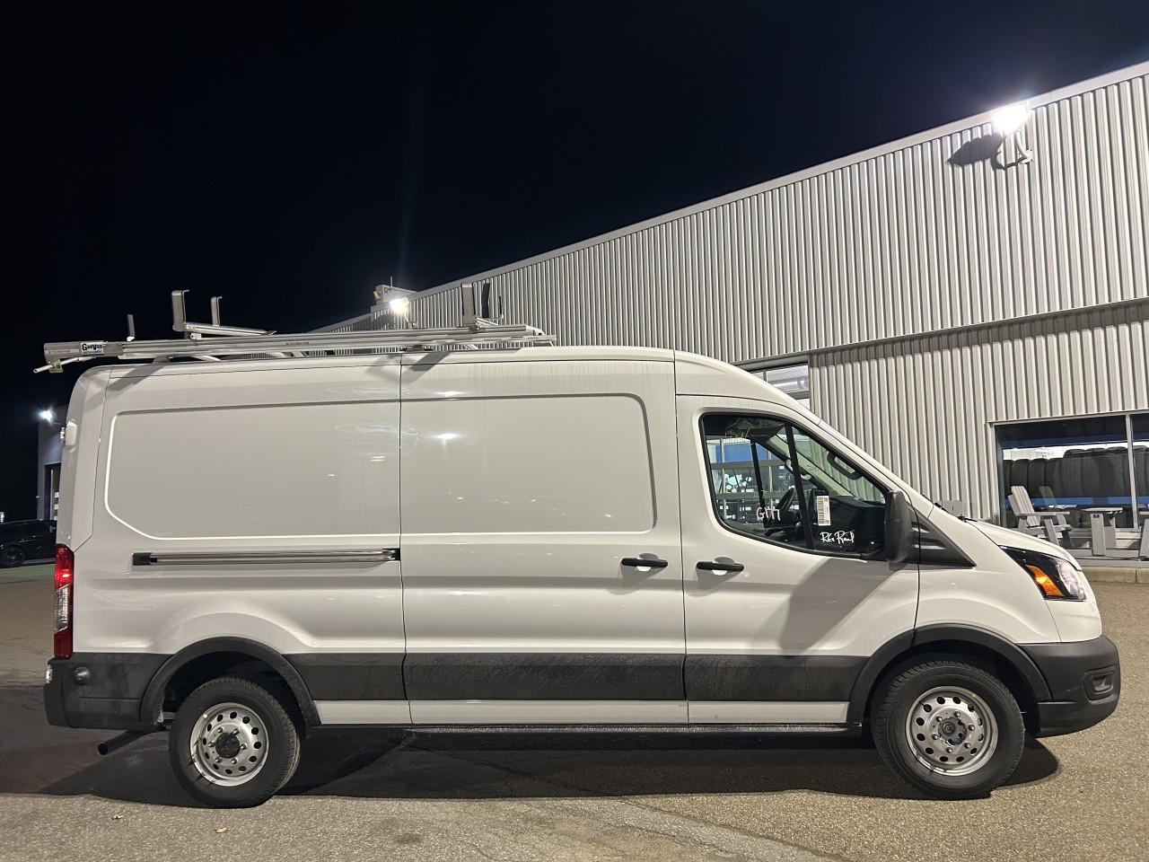 2024 Ford Transit fourgon utilitaire - Image 3