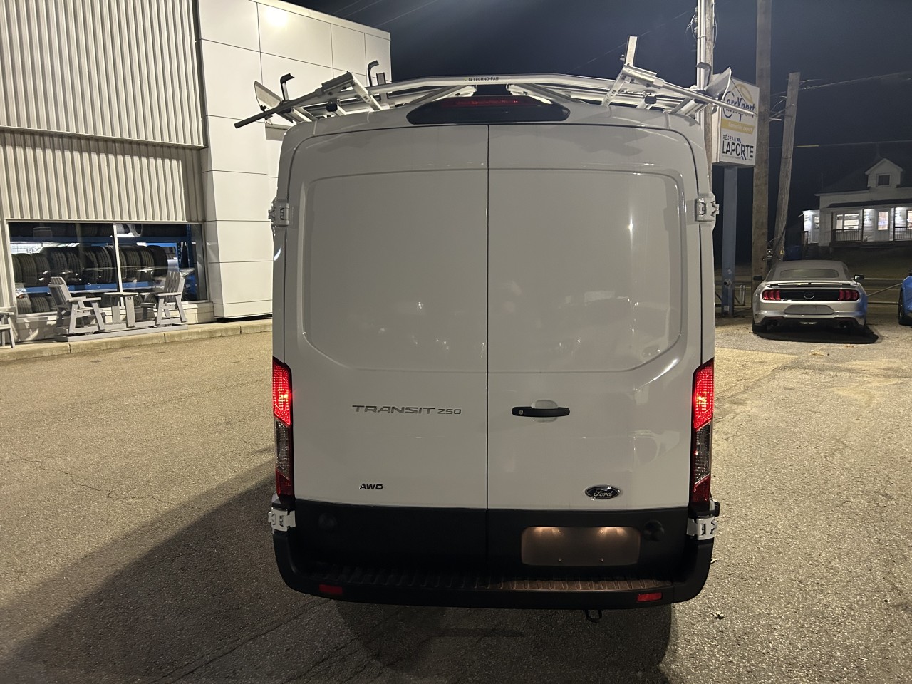 2024 Ford Transit fourgon utilitaire - Image 5