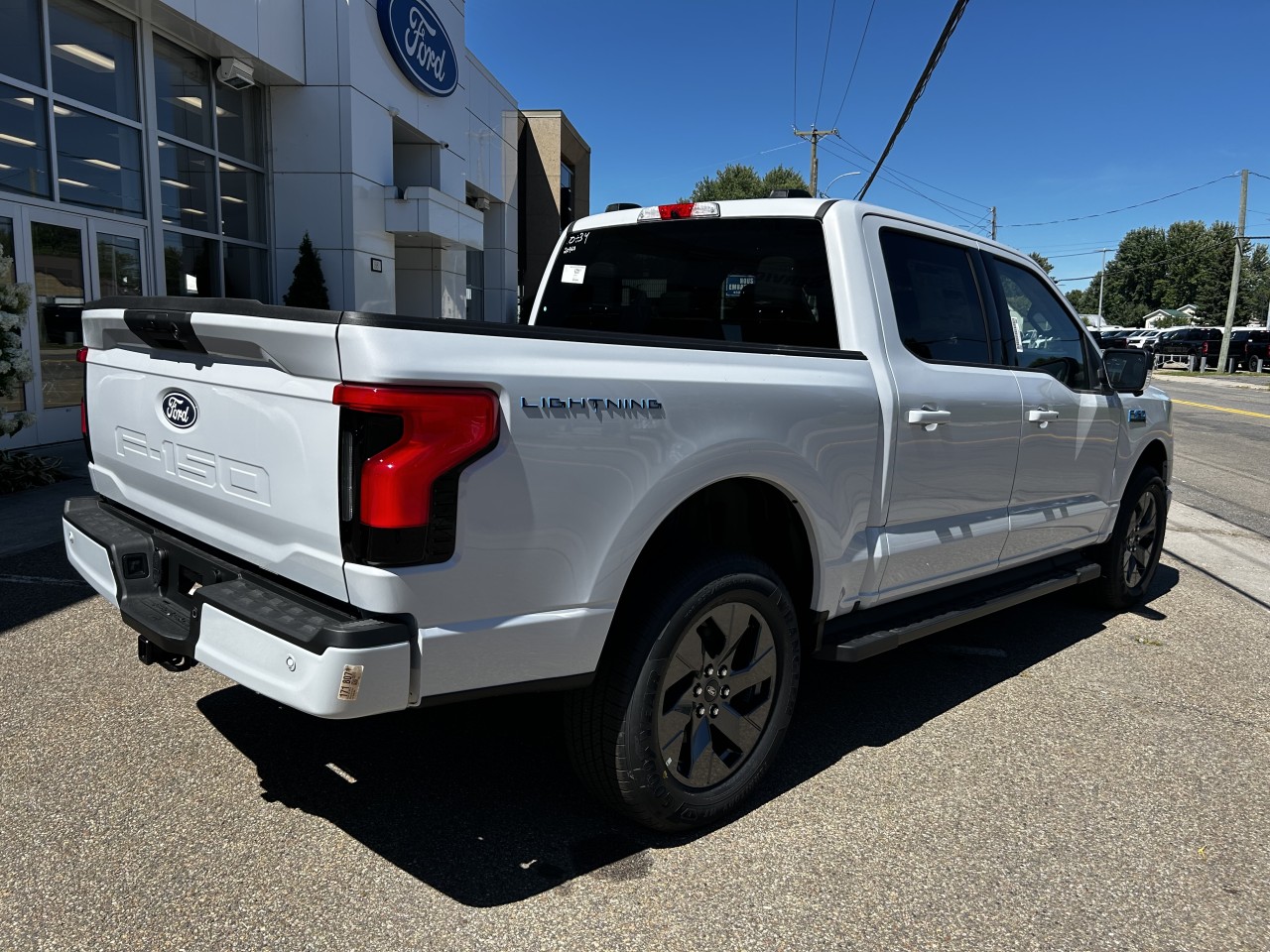 2025 Ford F-150 Lightning - Image 6