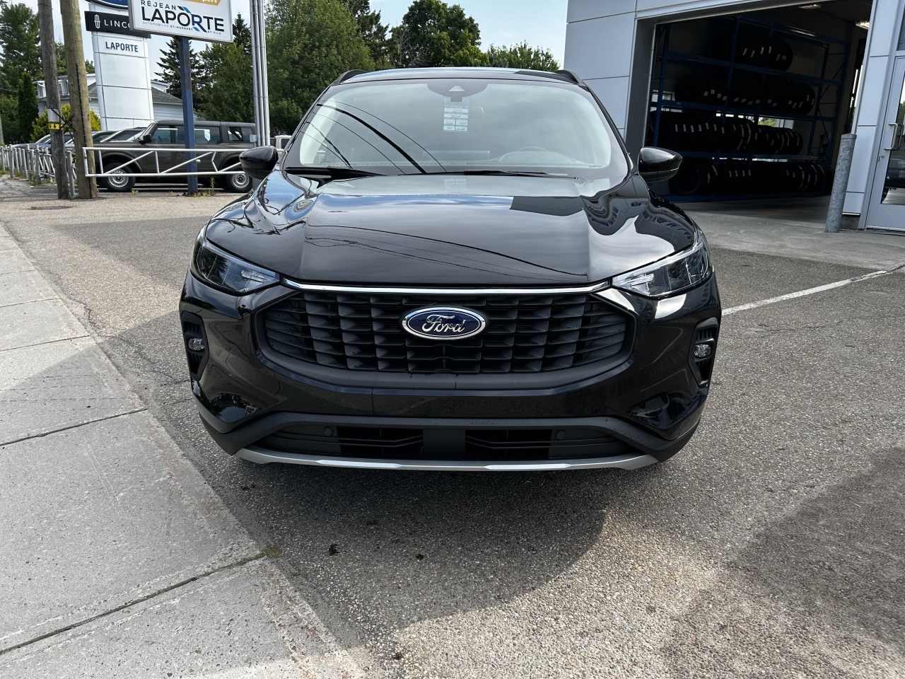 2025 Ford Escape - Image 2