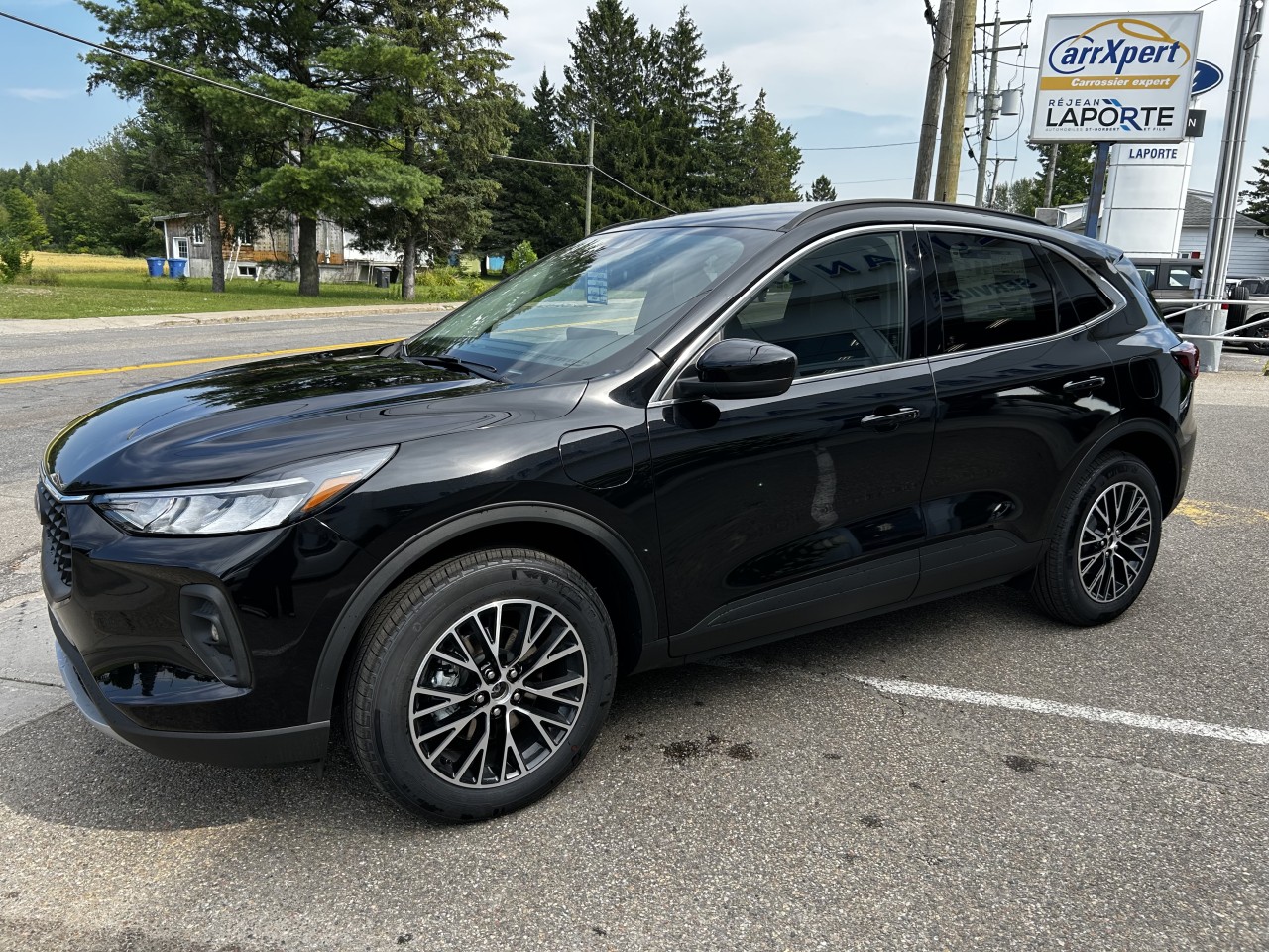 2025 Ford Escape - Image 3