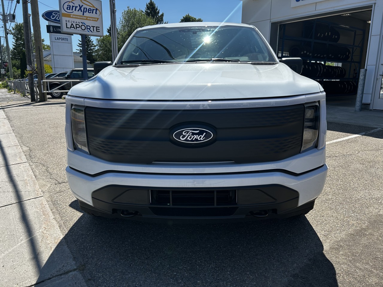 2025 Ford F-150 Lightning - Image 2