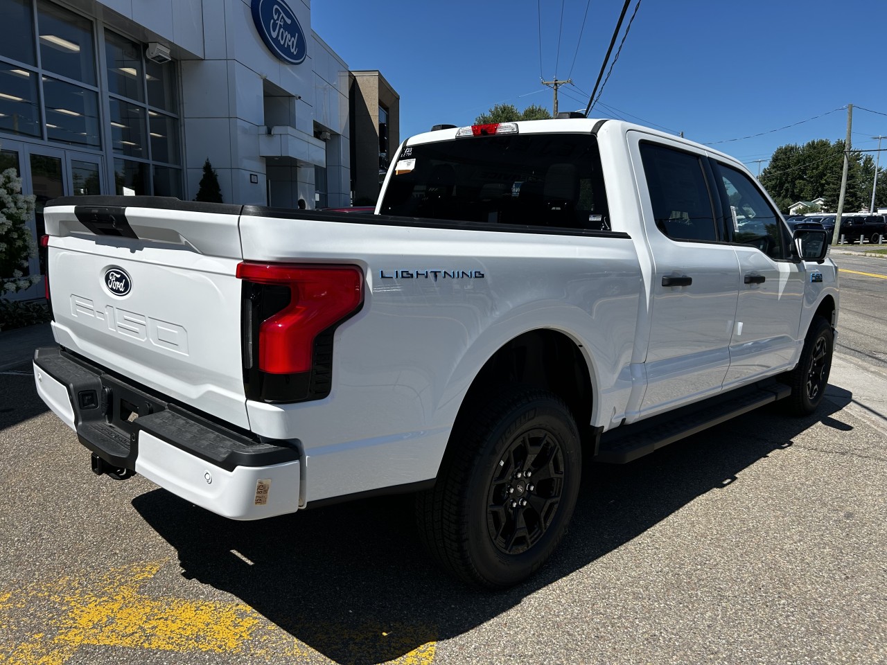 2025 Ford F-150 Lightning - Image 6