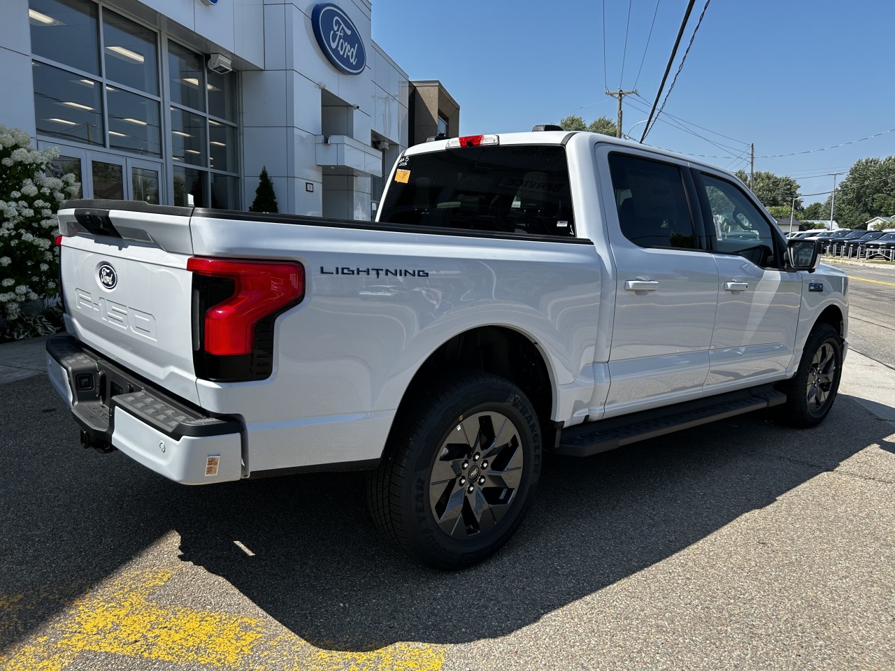 2025 Ford F-150 Lightning - Image 6