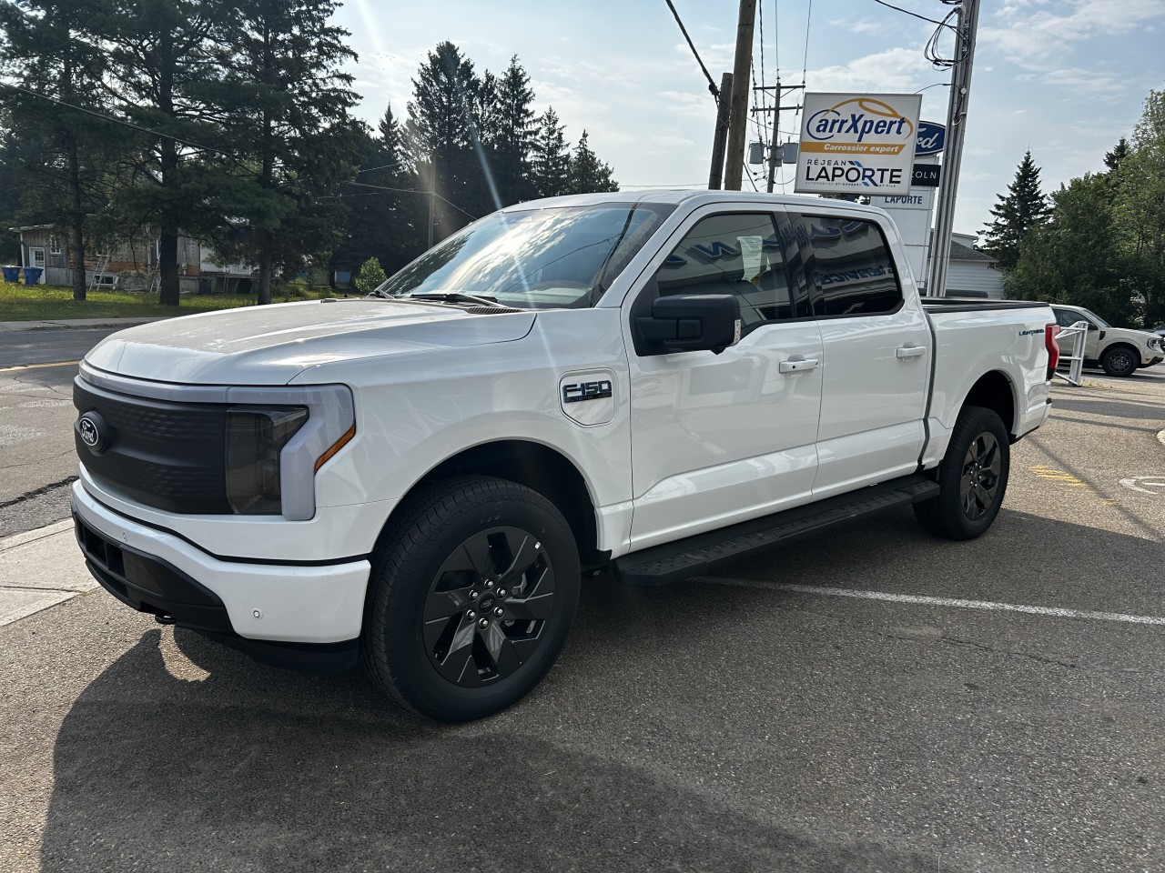 2025 Ford F-150 Lightning - Image 2