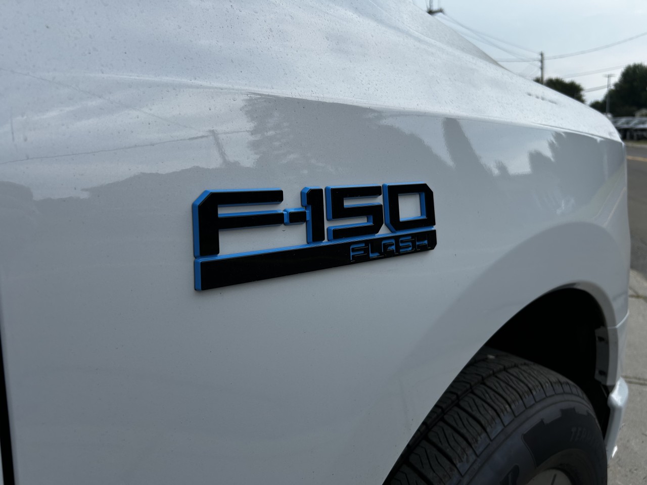 2025 Ford F-150 Lightning - Image 10