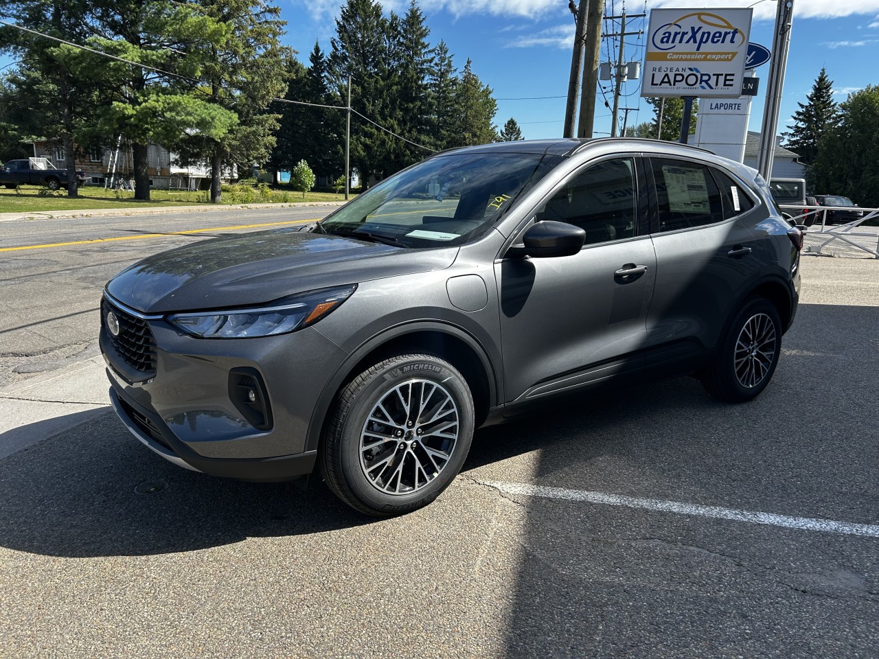 2025 Ford Escape - Image 3