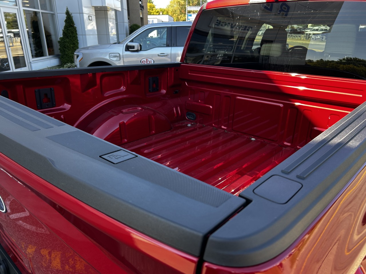 2024 Ford F-150 Lightning - Image 9