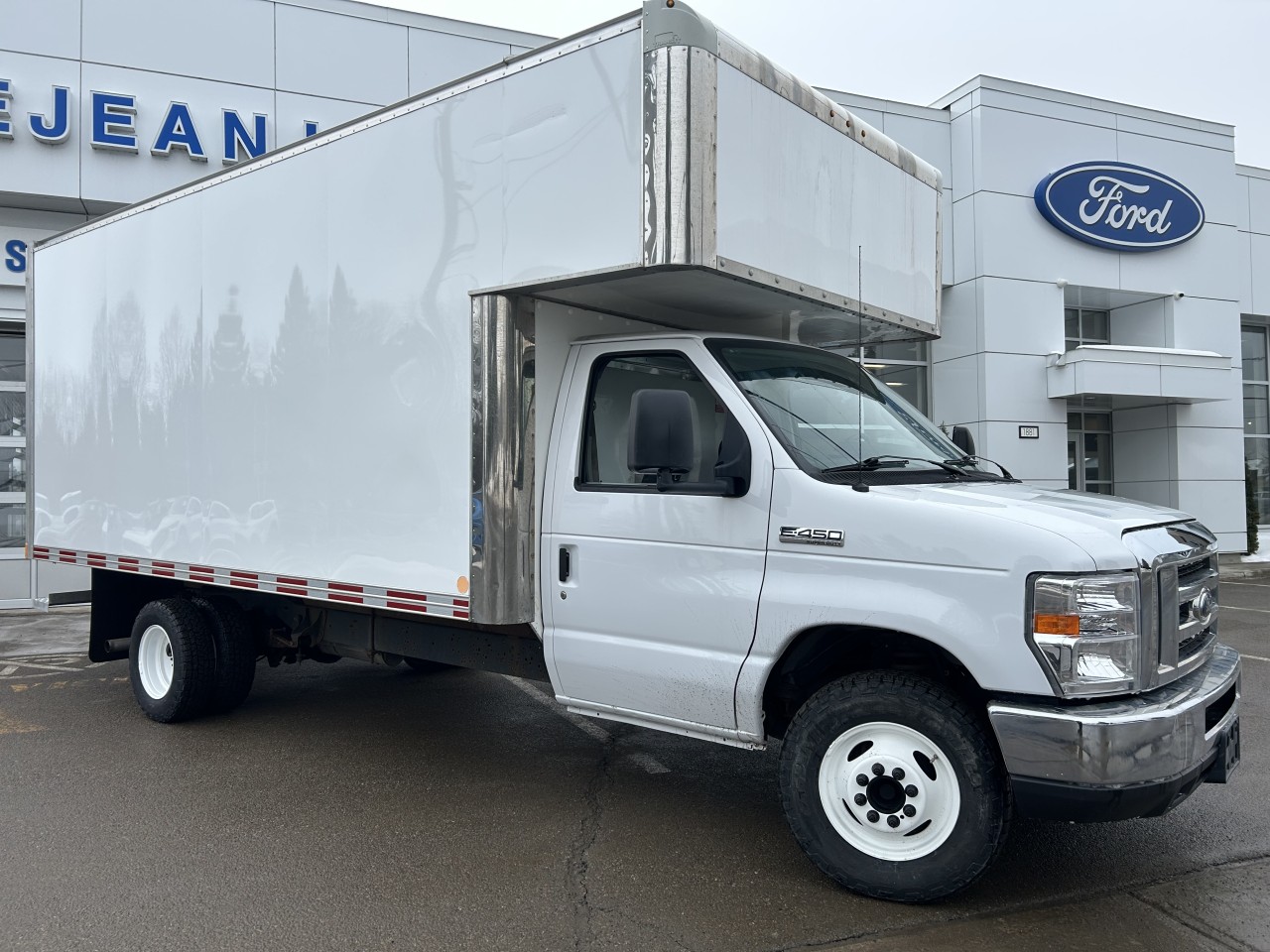 2018 Ford Série E tronqué - Image 2